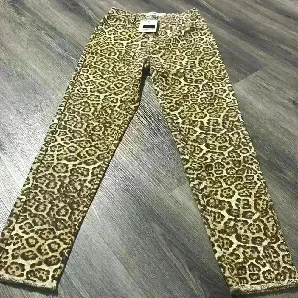 Adika jeans